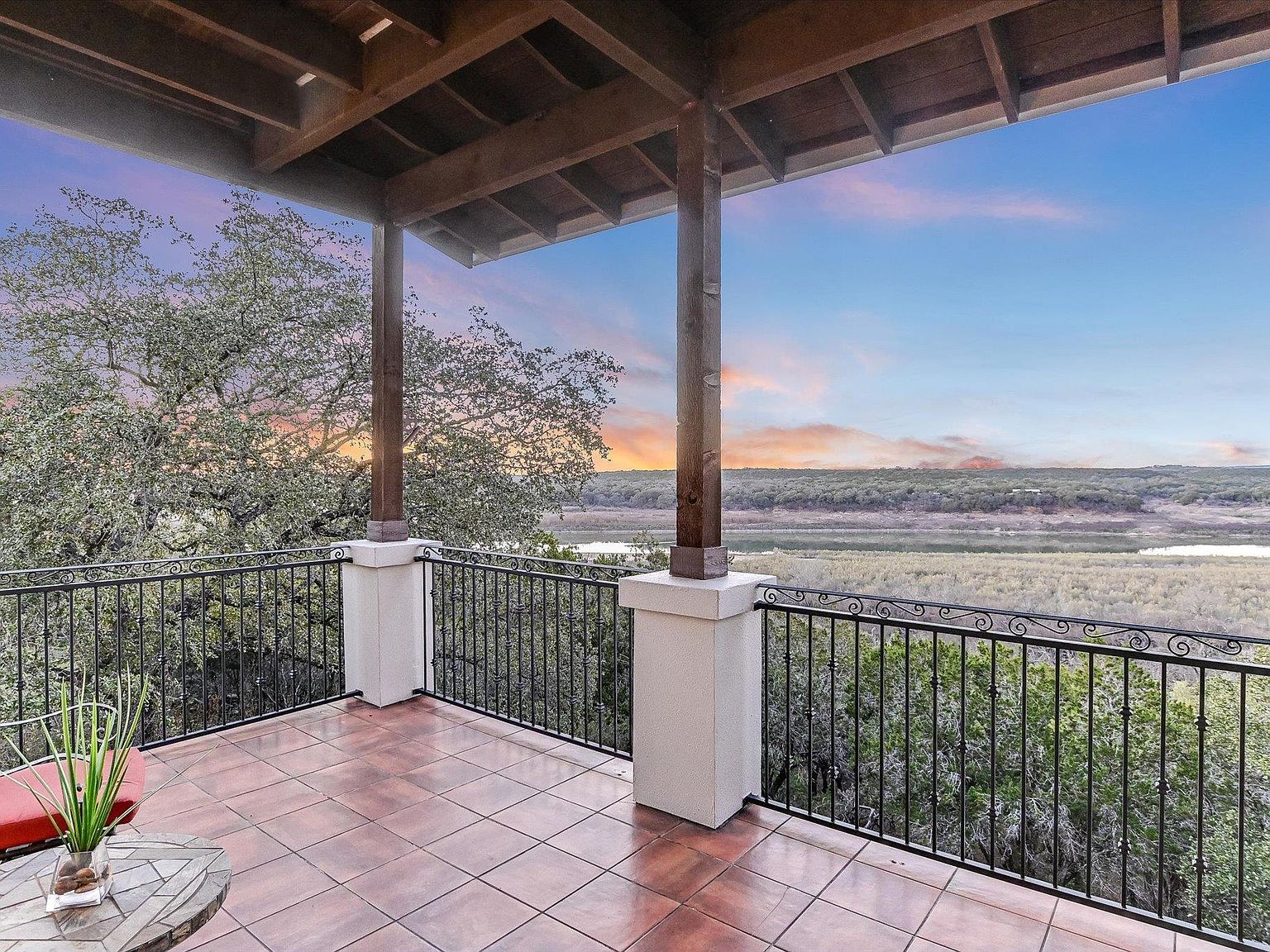 633 Wesley Ridge Dr Spicewood, TX 78669 - Thumbnail 2