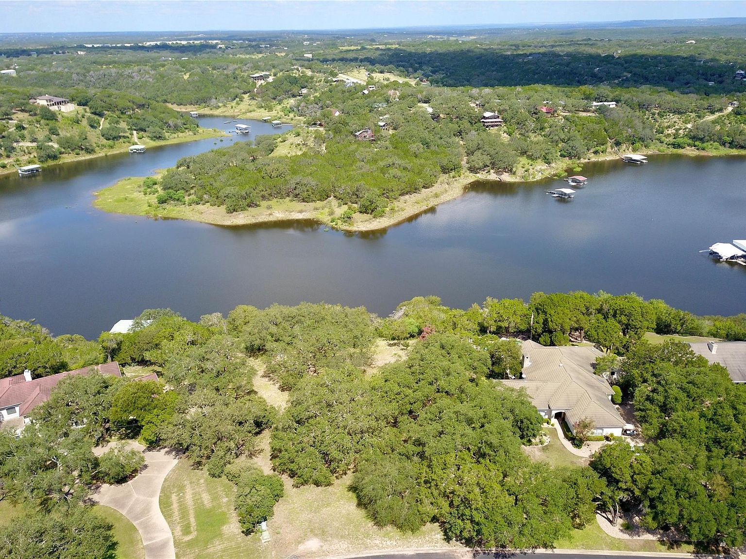 2802 Marina Shores Dr Spicewood, TX 78669 - Thumbnail 2