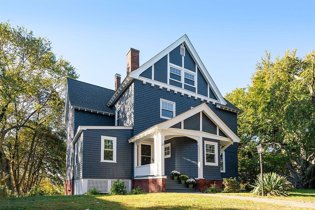 37 Kenwood Ave Worcester, MA 01605 - Thumbnail 2