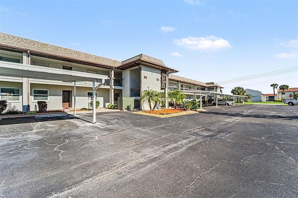 5197 Silent Loop APT 121 New Port Richey, FL 34652  | Condominium