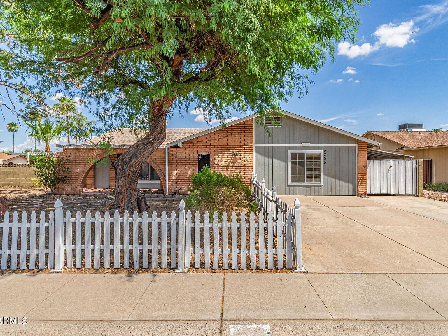 2300 E Concorda Dr Tempe, AZ 85282 - Thumbnail 2