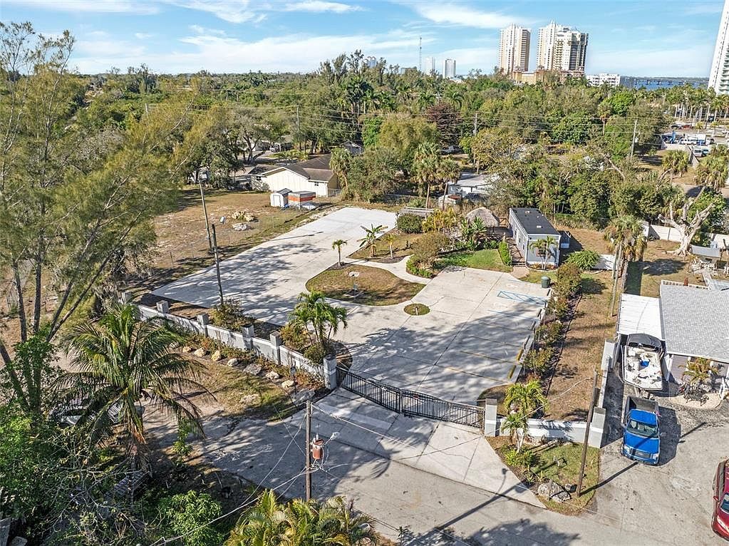 1280 & 1290 Williams St Lot 19-22 Fort Myers, FL 33916 - Thumbnail 2