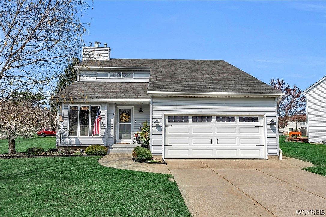 2 W Lake Forest Pkwy Lancaster, NY 14086  | Single Family