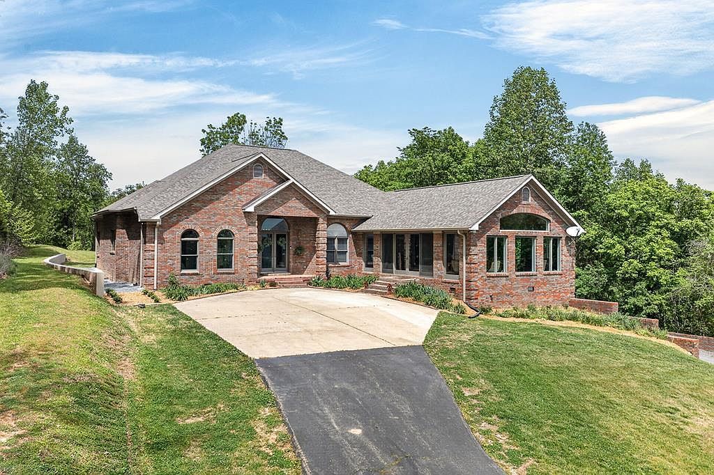 360 Long Hollow Ln Gainesboro, TN 38562  | Single Family