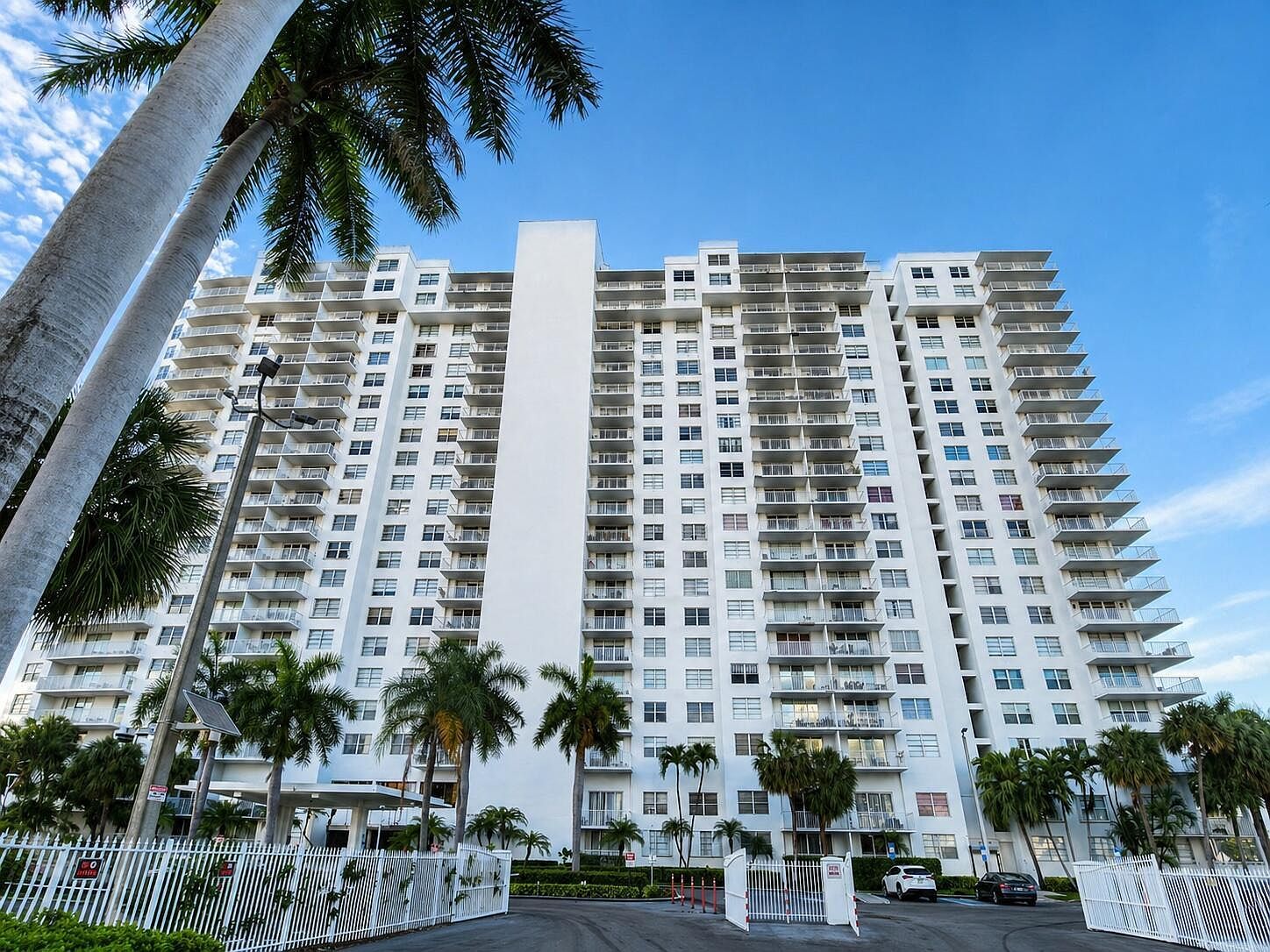 2801 NE 183rd St APT 1502W Aventura, FL 33160, 33160