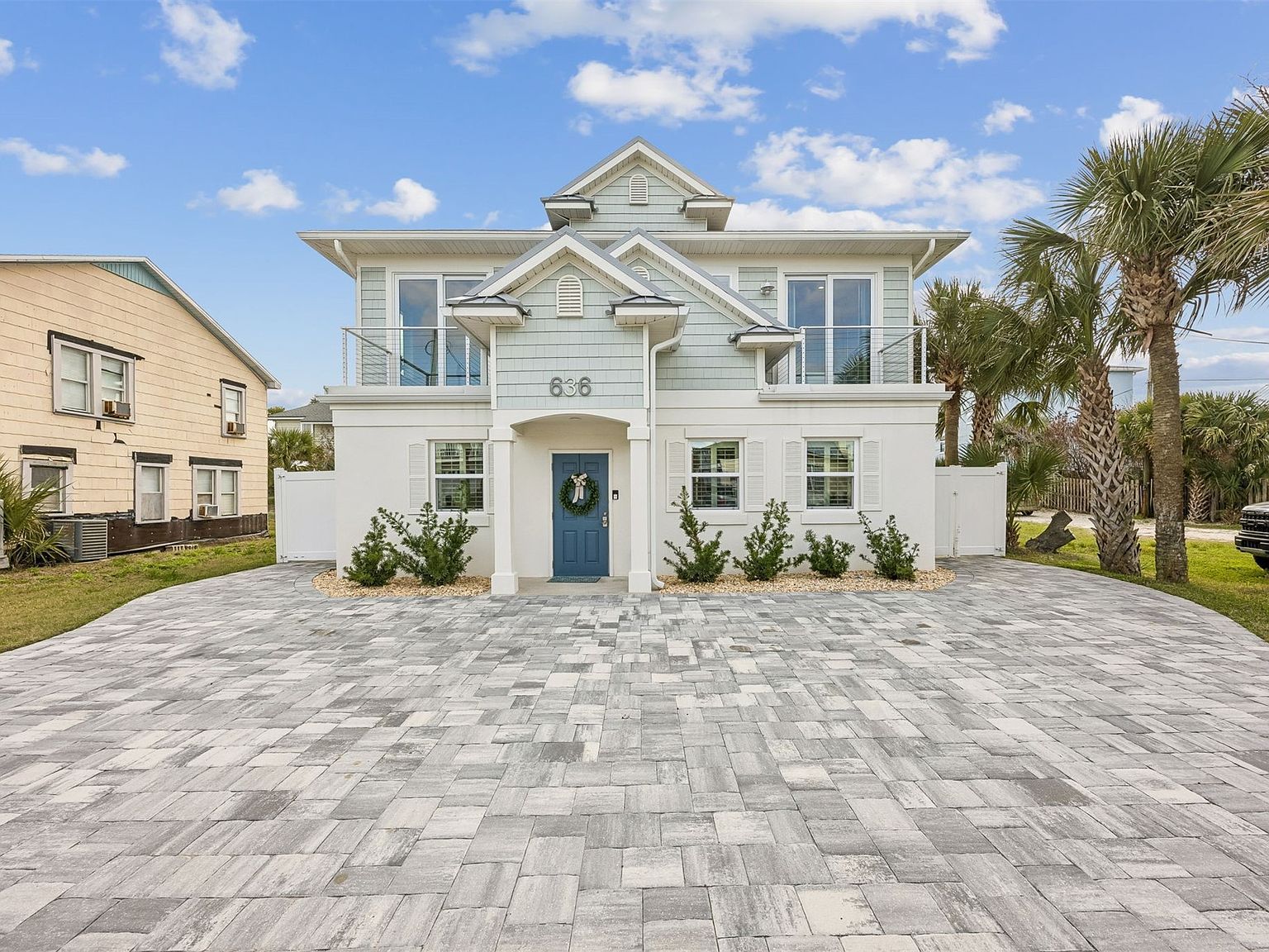 636 N Fletcher Ave Fernandina Beach, FL 32034 - Thumbnail 2