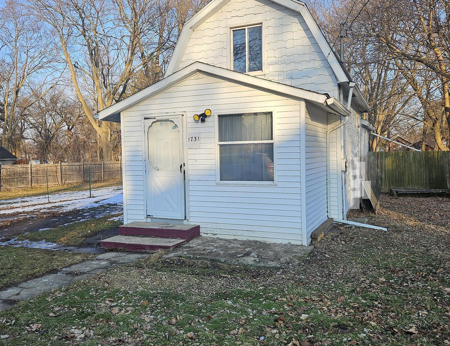 1731 Lyons Ave Lansing, MI 48910 - Thumbnail 2