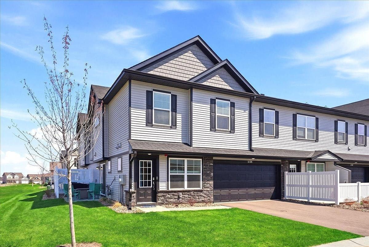 5245 Long Pointe Pass Saint Paul, MN 55129, 55129