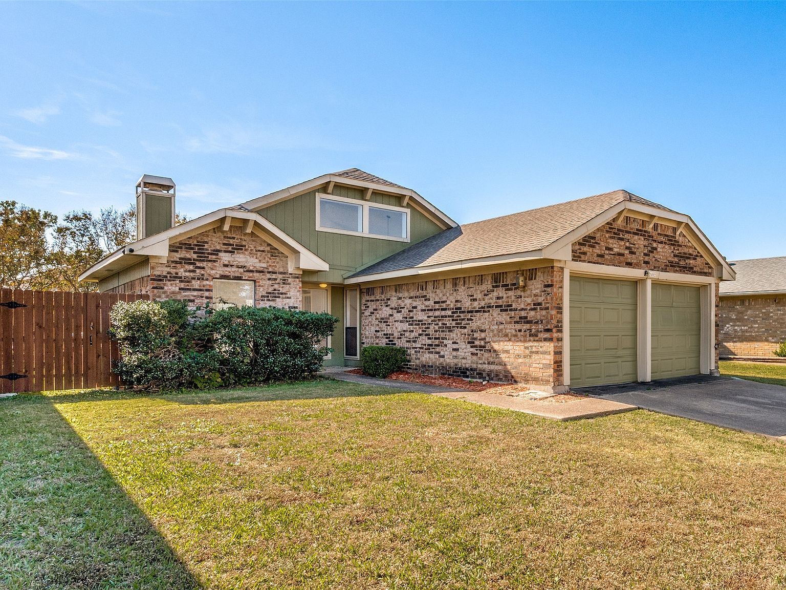2002 Verlaine Dr Carrollton, TX 75007 - Thumbnail 2