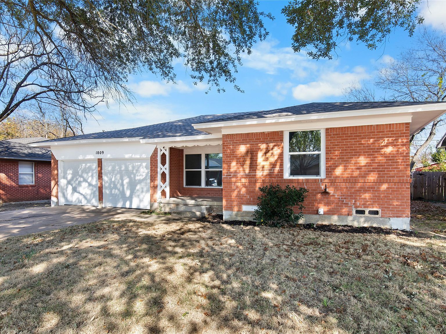 1809 W Birge St Sherman, TX 75092 - Thumbnail 2