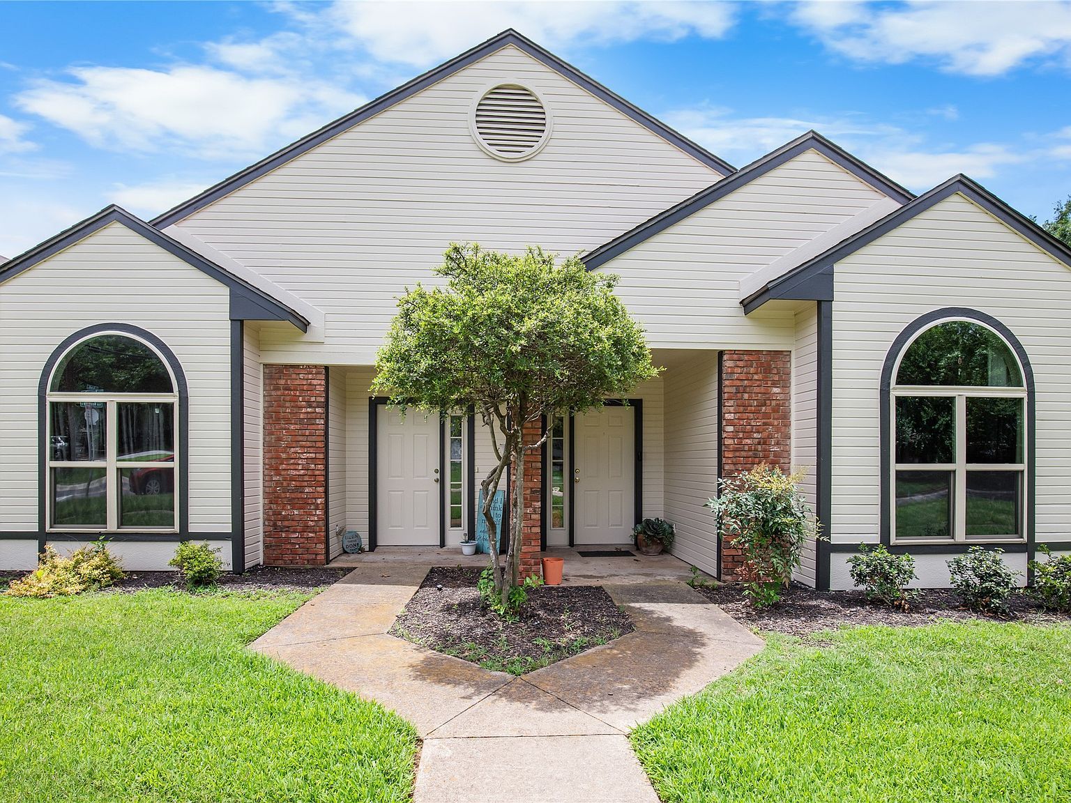 1006 W Washington St Sherman, TX 75092 | Multi Family