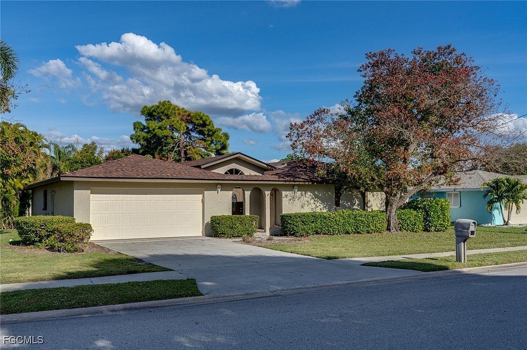 5860 Untermeyer Ct North Fort Myers, FL 33903 - Thumbnail 2