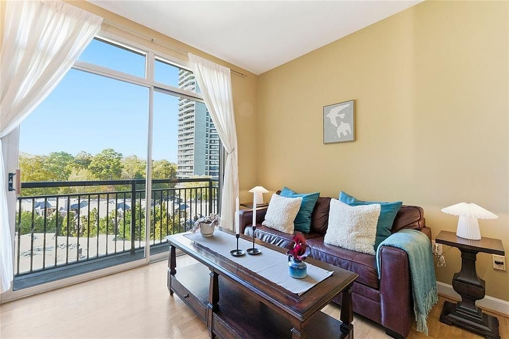 2626 Peachtree Rd NW UNIT 1006 Atlanta, GA 30305 - Thumbnail 2