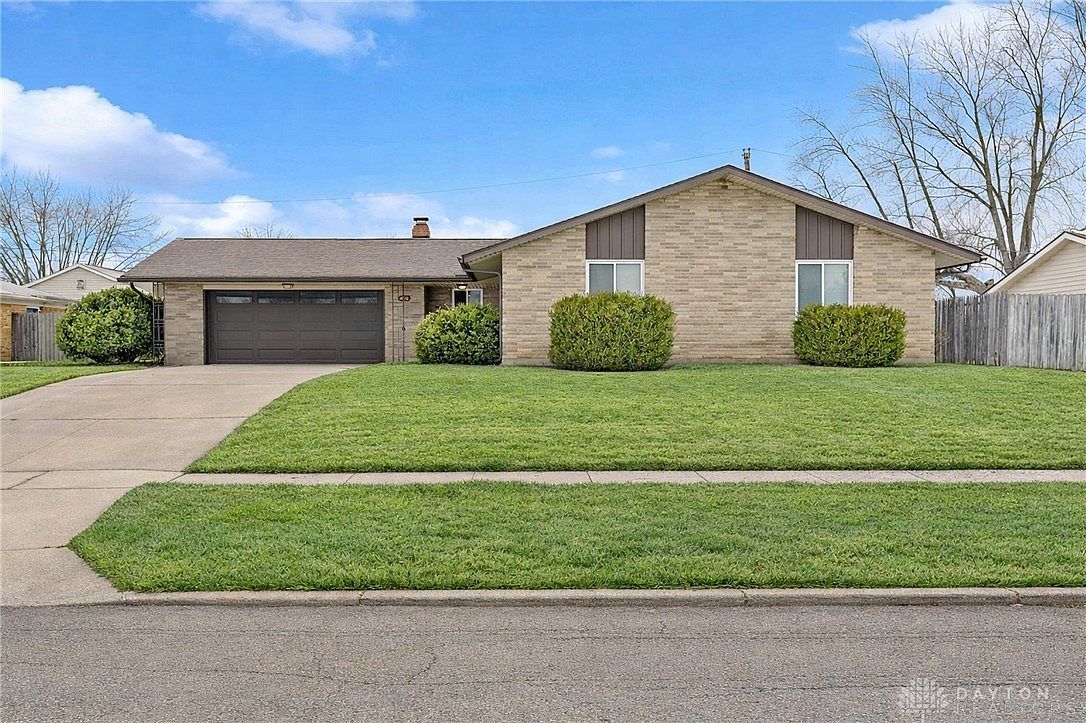 4838 Pacific Ct Dayton, OH 45424 - Thumbnail 2