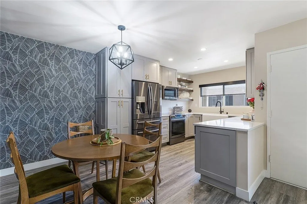 5232 Corteen Pl Unit 17 Valley Village, CA 91607, 91607