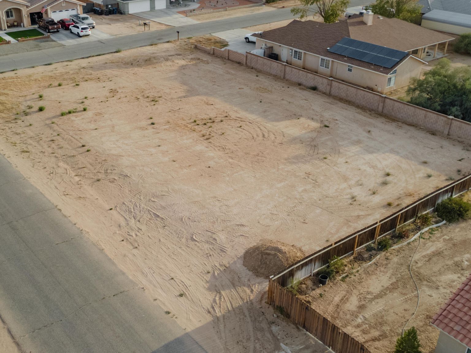 9651 Raymond Ave California City, CA 93505 - Thumbnail 2