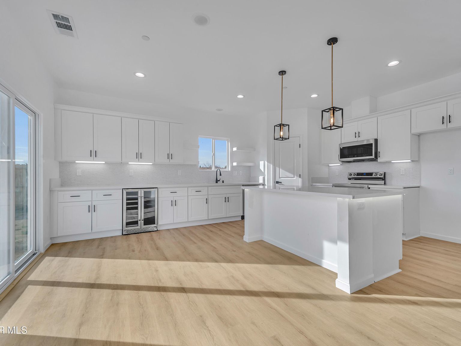 21420 Reed Pl California City, CA 93505 - Thumbnail 2