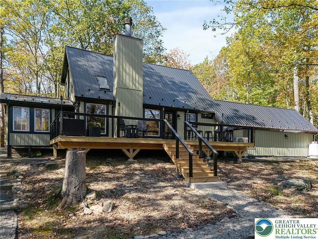 809 Boulder Ct Hawley, PA 18428 - Thumbnail 2