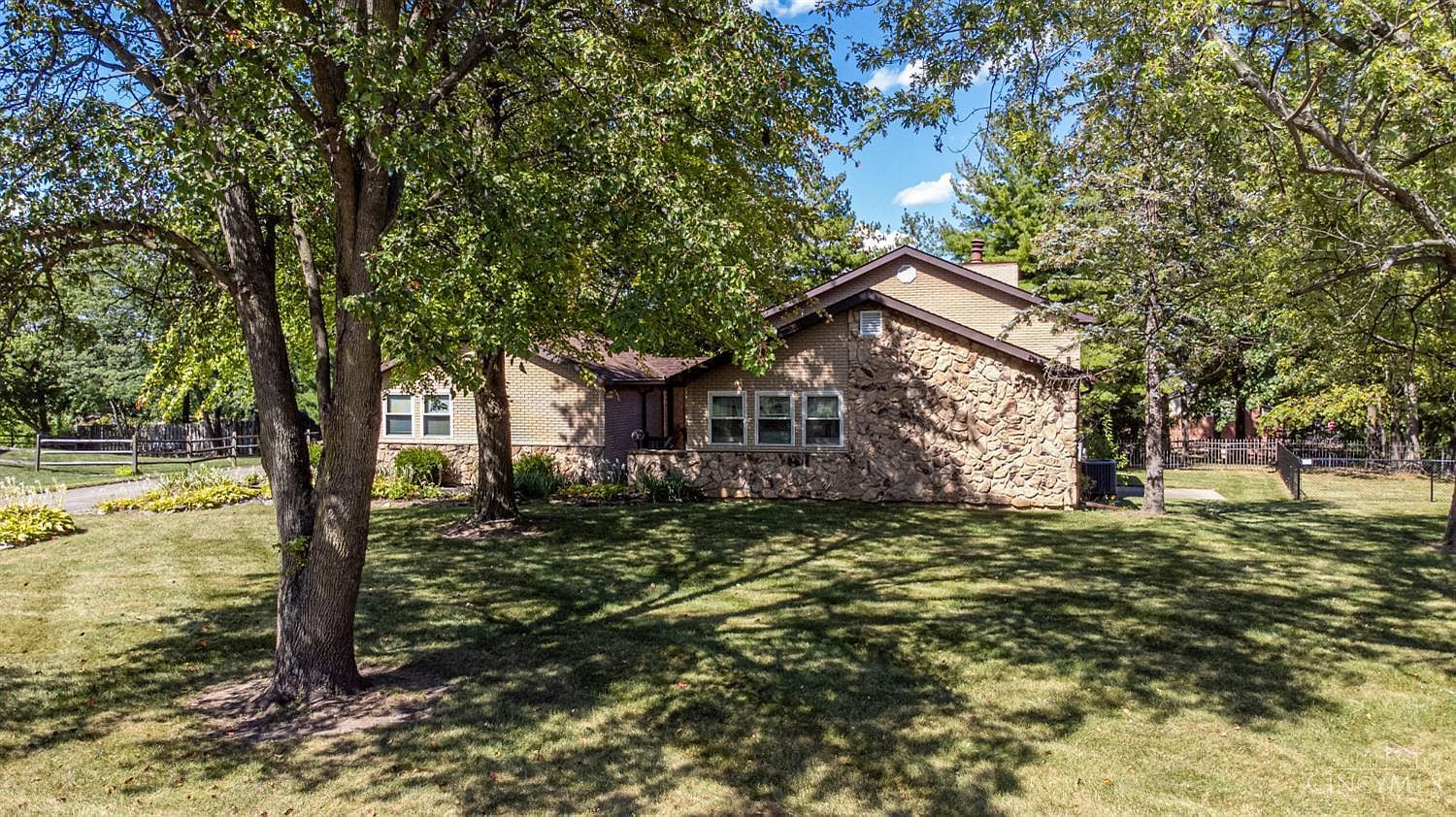 1074 Willow Ln Mason, OH 45040 - Thumbnail 2