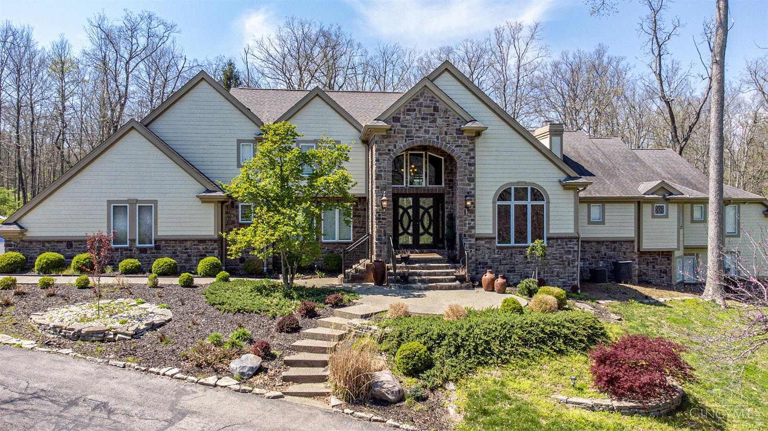 5775 Sugarun Ln Cincinnati, OH 45243, 45243