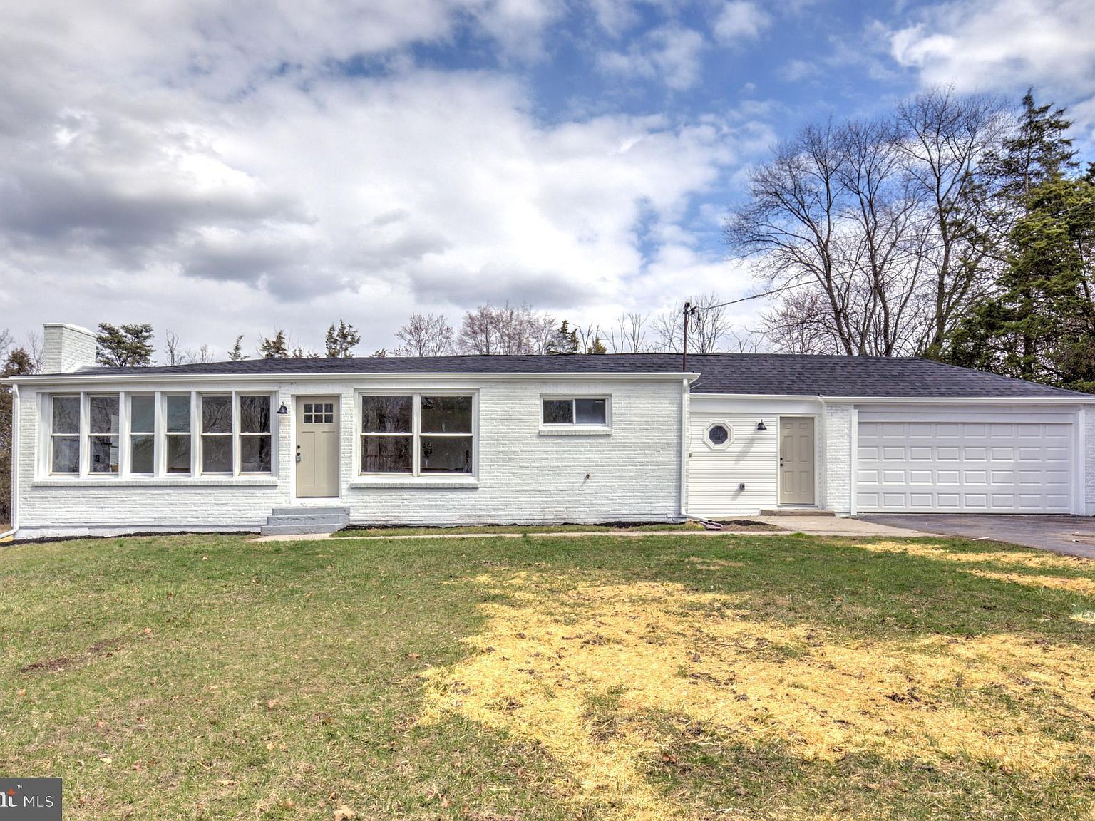 353 Douglass Dr Douglassville, PA 19518 - Thumbnail 2