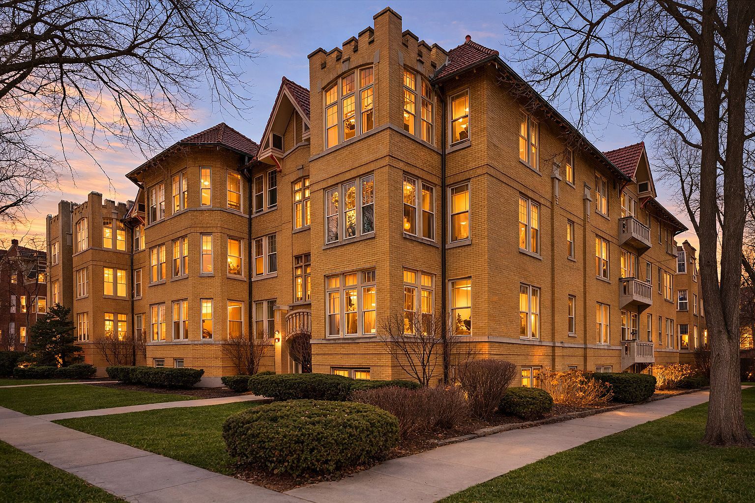 38 Washington Blvd #1 Oak Park, IL 60302  | Condominium