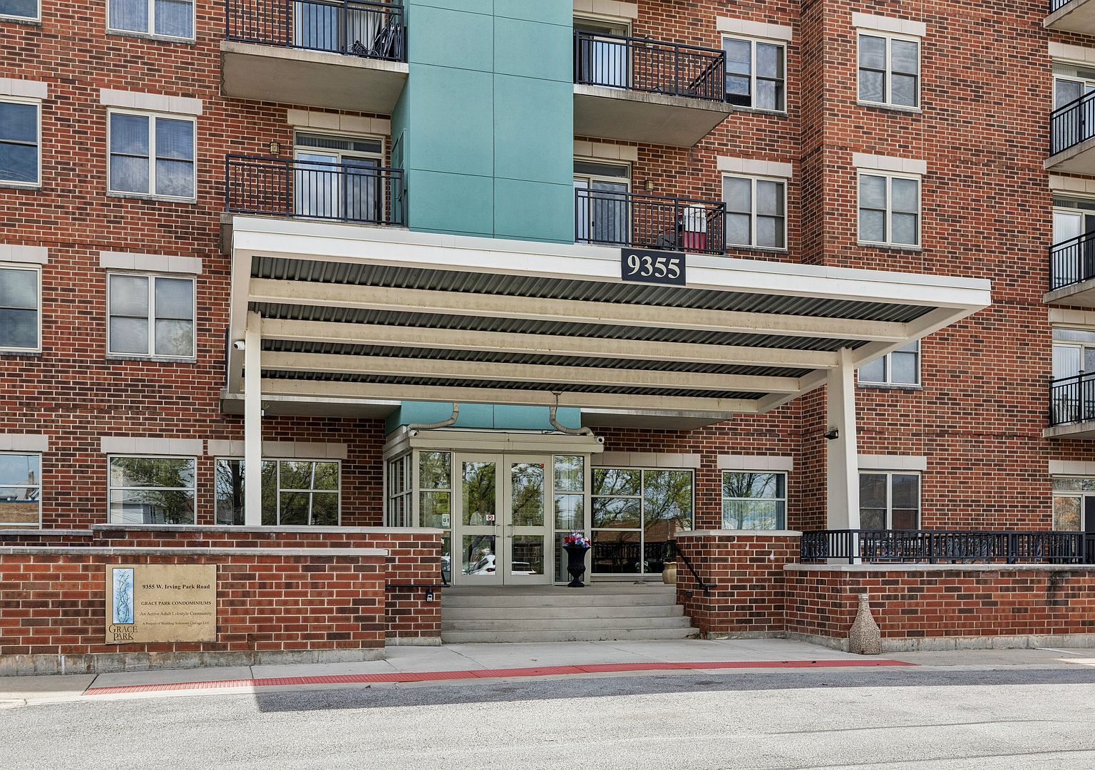 9355 Irving Park Rd APT 401 Schiller Park, IL 60176 | Condominium