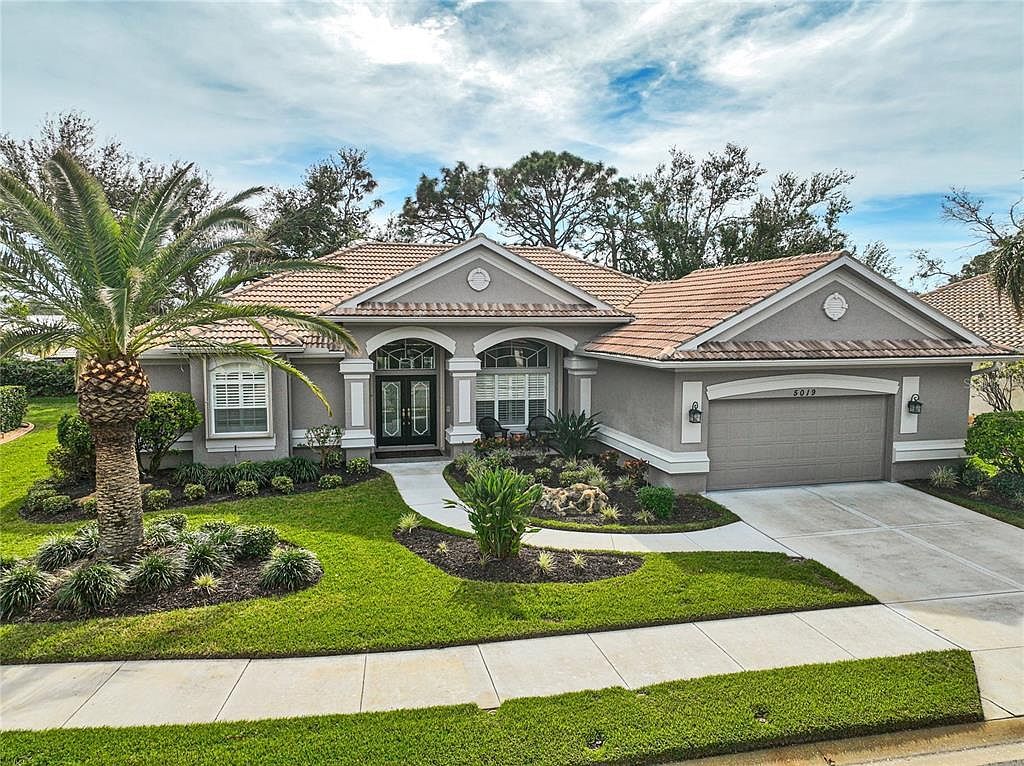 5019 Bella Terra Dr Venice, FL 34293  | Single Family