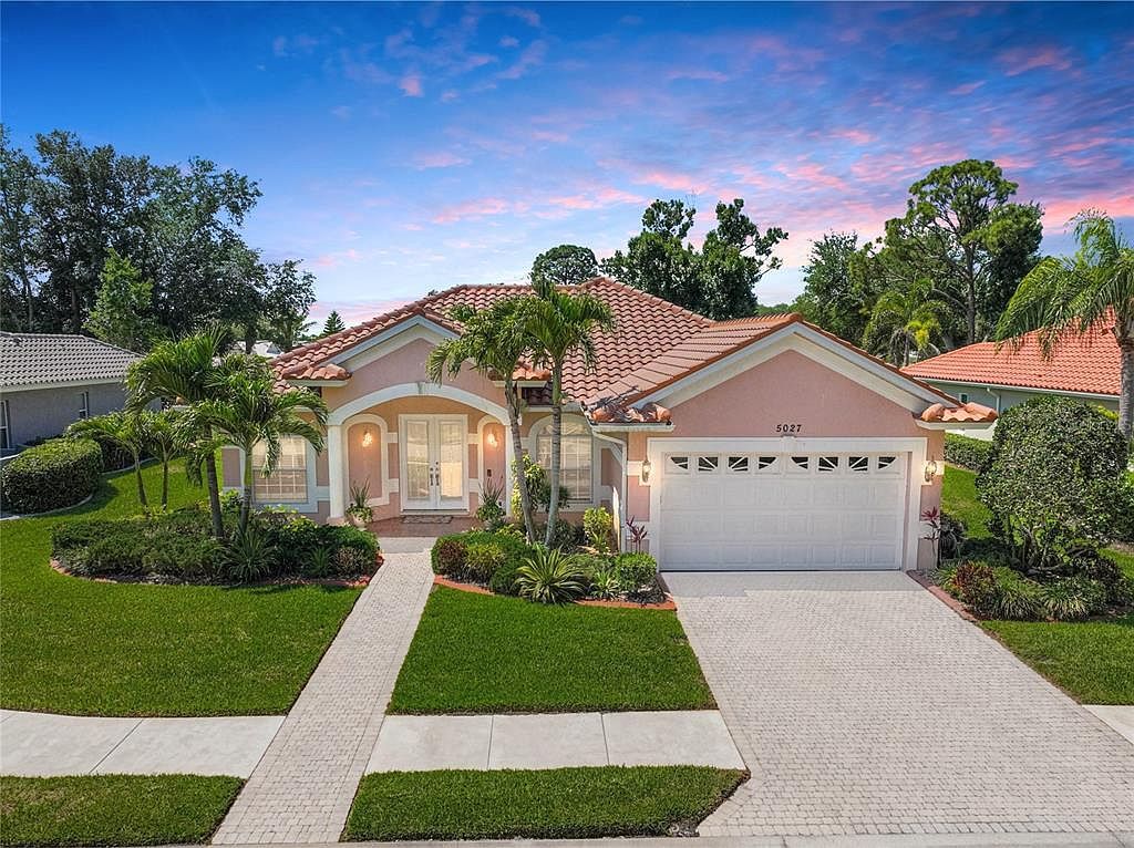 5027 Bella Terra Dr Venice, FL 34293  | Single Family
