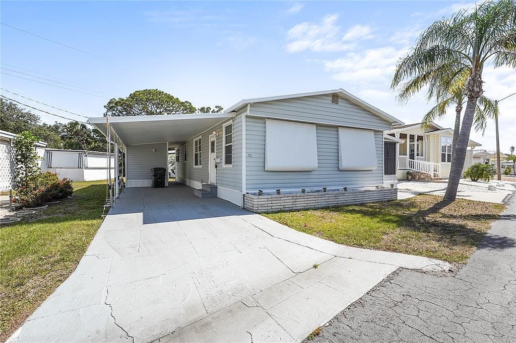 94 Southwinds Dr Sarasota, FL 34231 - Thumbnail 2