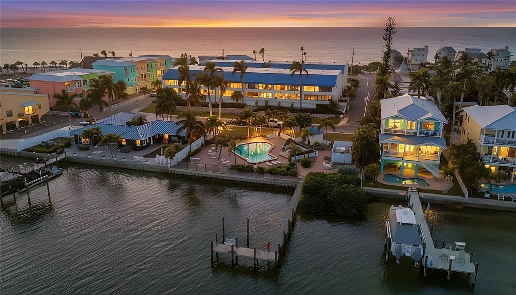 1007 Gulf Dr N UNIT 213 Bradenton Beach, FL 34217 - Thumbnail 2