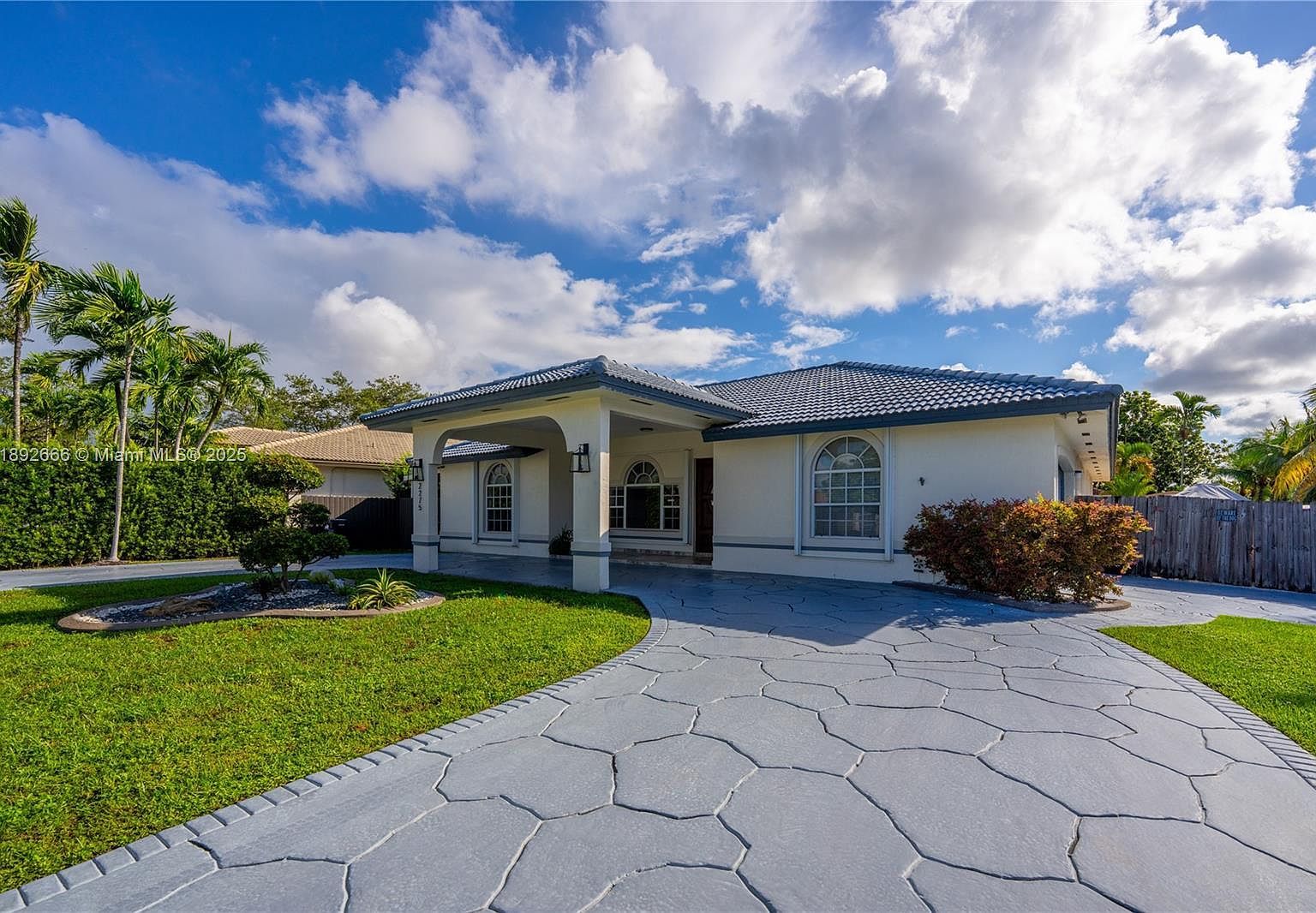 2275 SW 143rd Ct Miami, FL 33175 - Thumbnail 2