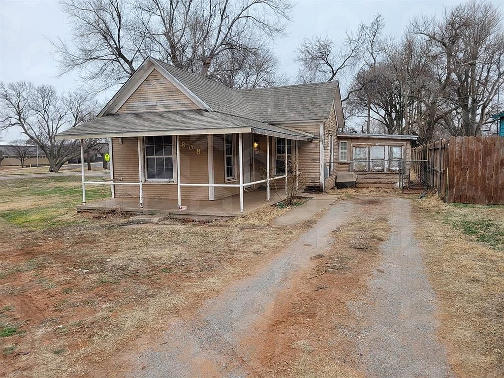 808 W B Ave Elk City, OK 73644 - Thumbnail 2