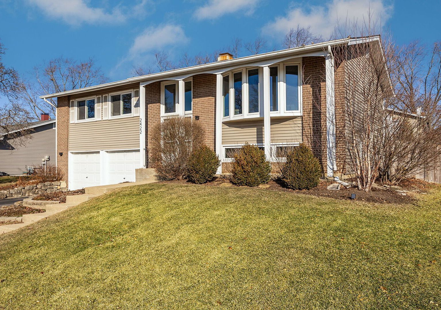 2422 Stonewall Ave Woodridge, IL 60517 - Thumbnail 2