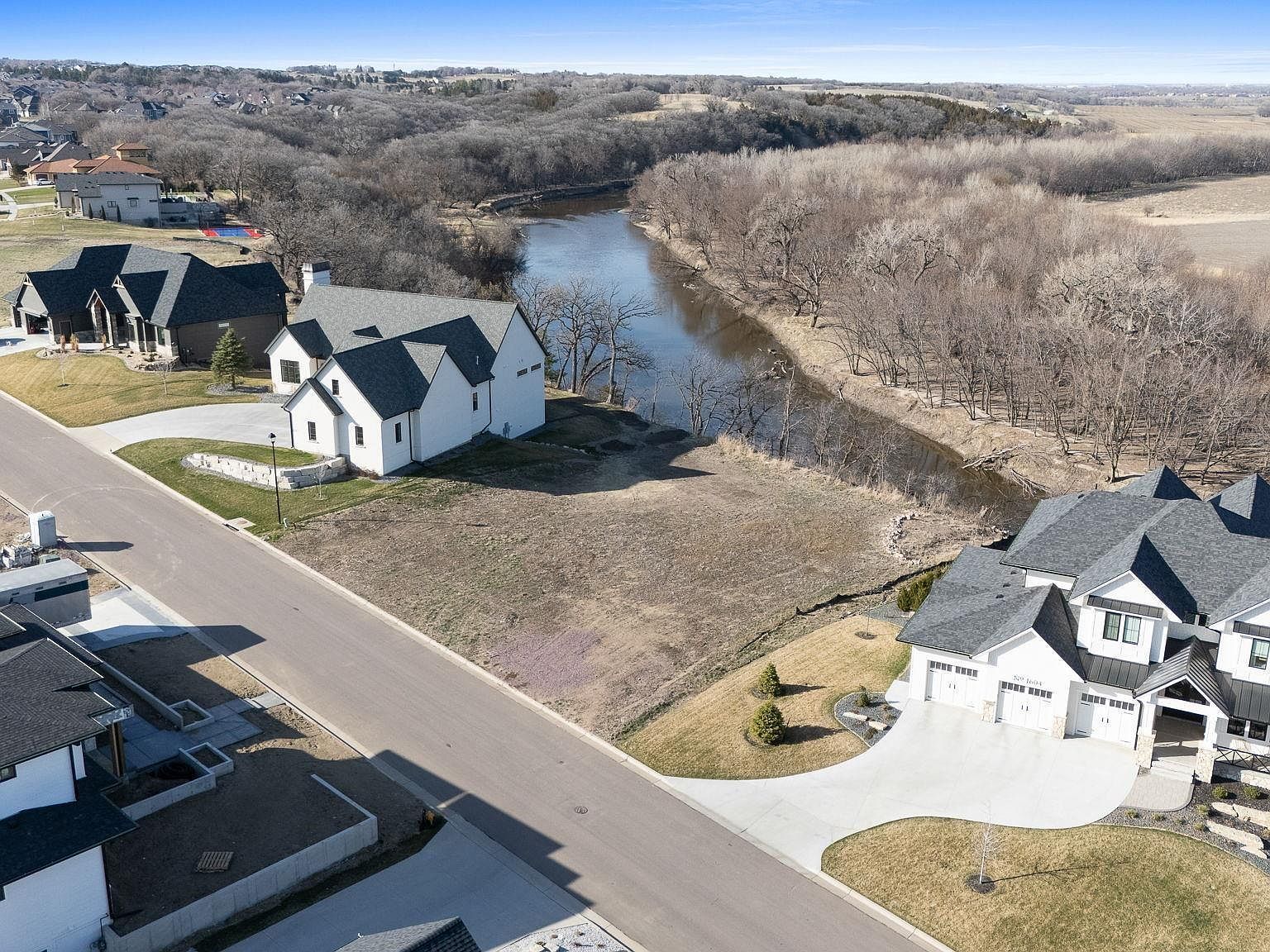 1600 S Scarlet Oak Pl Sioux Falls, SD 57110 - Thumbnail 2