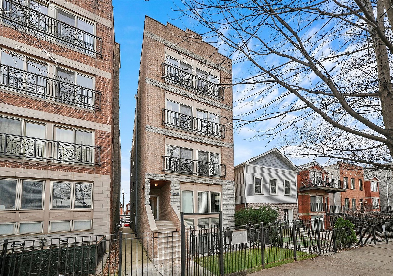 2515 W Harrison St UNIT 1 Chicago, IL 60612 - Thumbnail 2