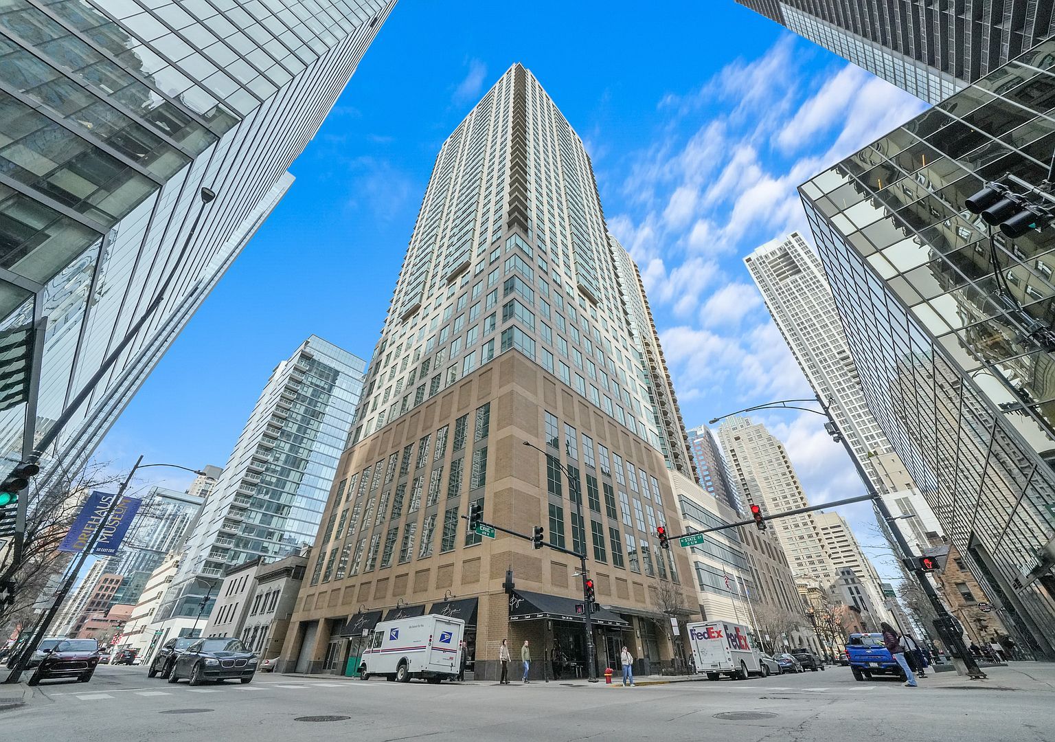 (undisclosed Address) Chicago, IL 60611 - Thumbnail 2