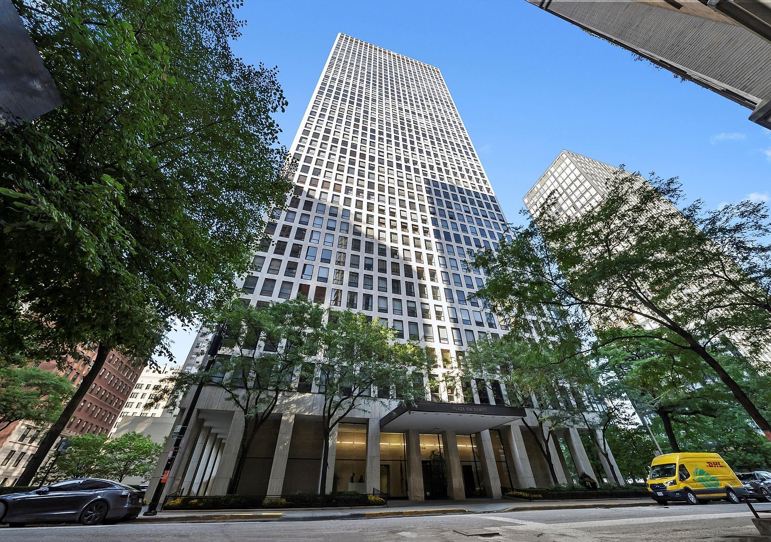 260 E Chestnut St APT 406 Chicago, IL 60611 - Thumbnail 2