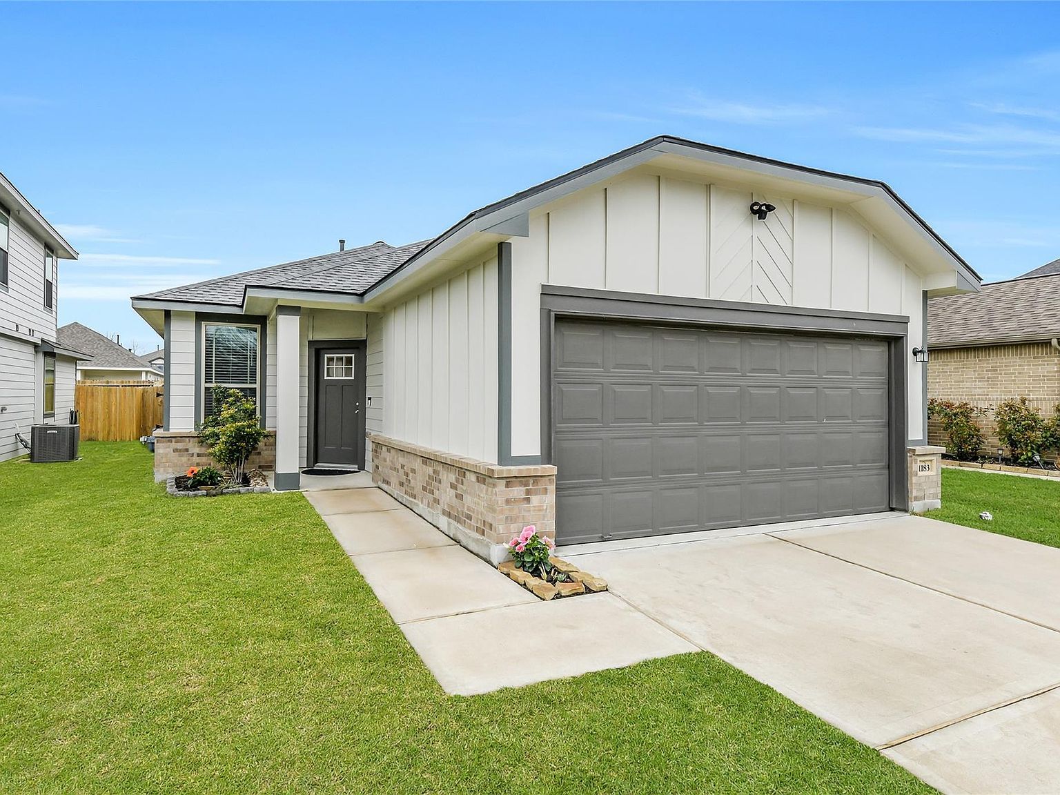 1183 Bluebonnet Trl Bellville, TX 77418 - Thumbnail 2