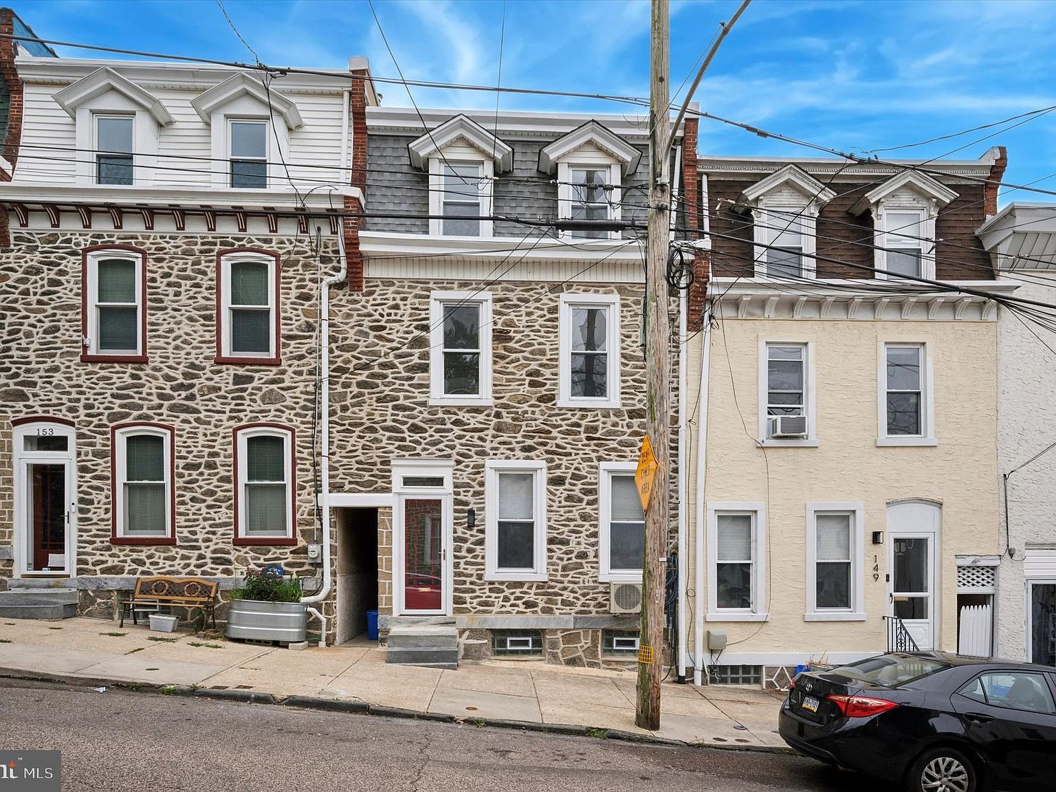 151 Jamestown Ave Philadelphia, PA 19127 - Thumbnail 2