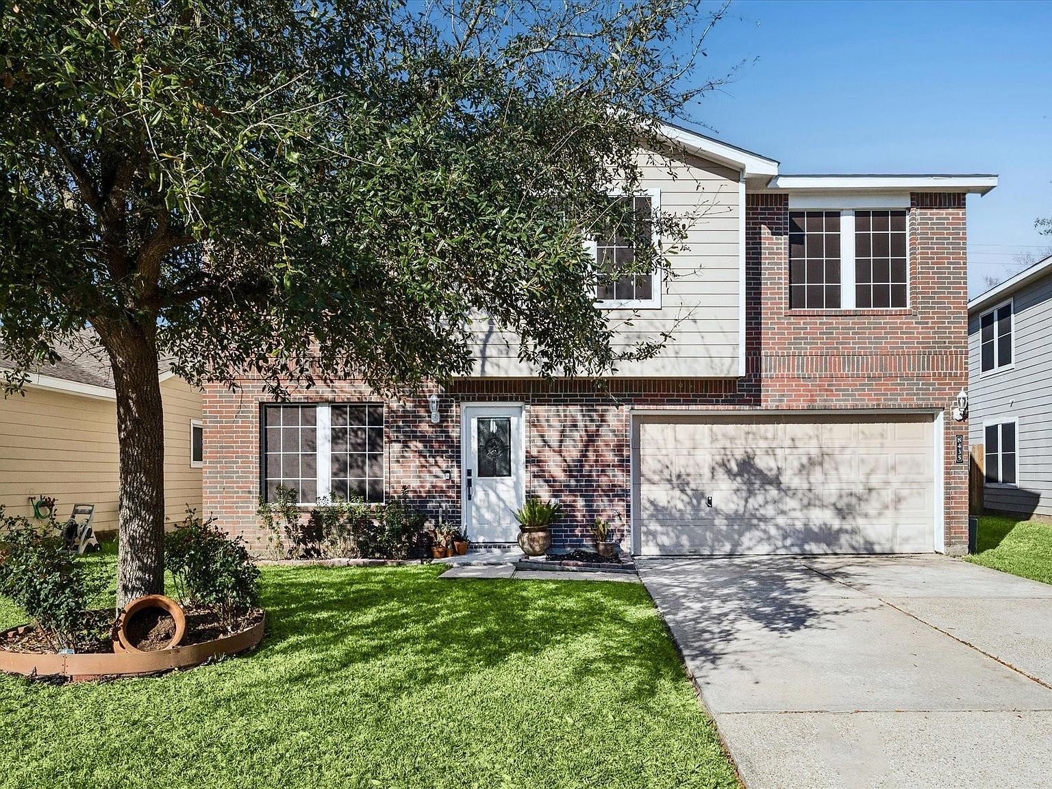 8435 Broadleaf Ave Baytown, TX 77521 - Thumbnail 2