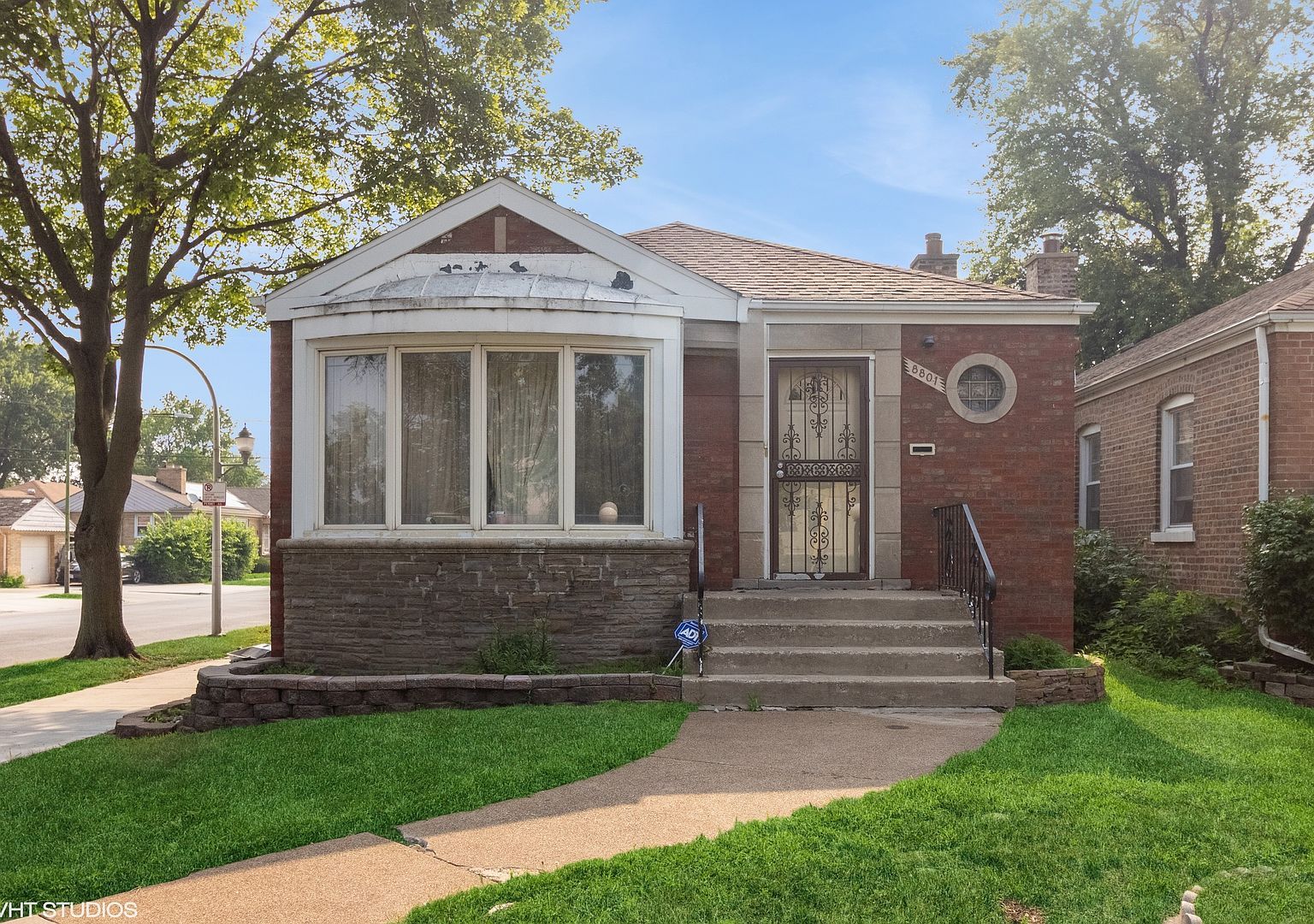 8801 S Clyde Ave Chicago, IL 60617 - Thumbnail 2