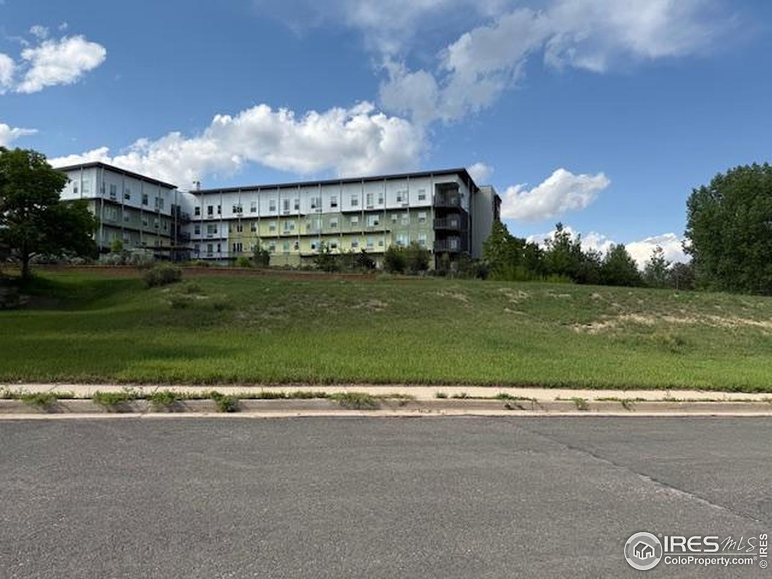 117 Cameron Dr Fort Collins, CO 80525 - Thumbnail 2