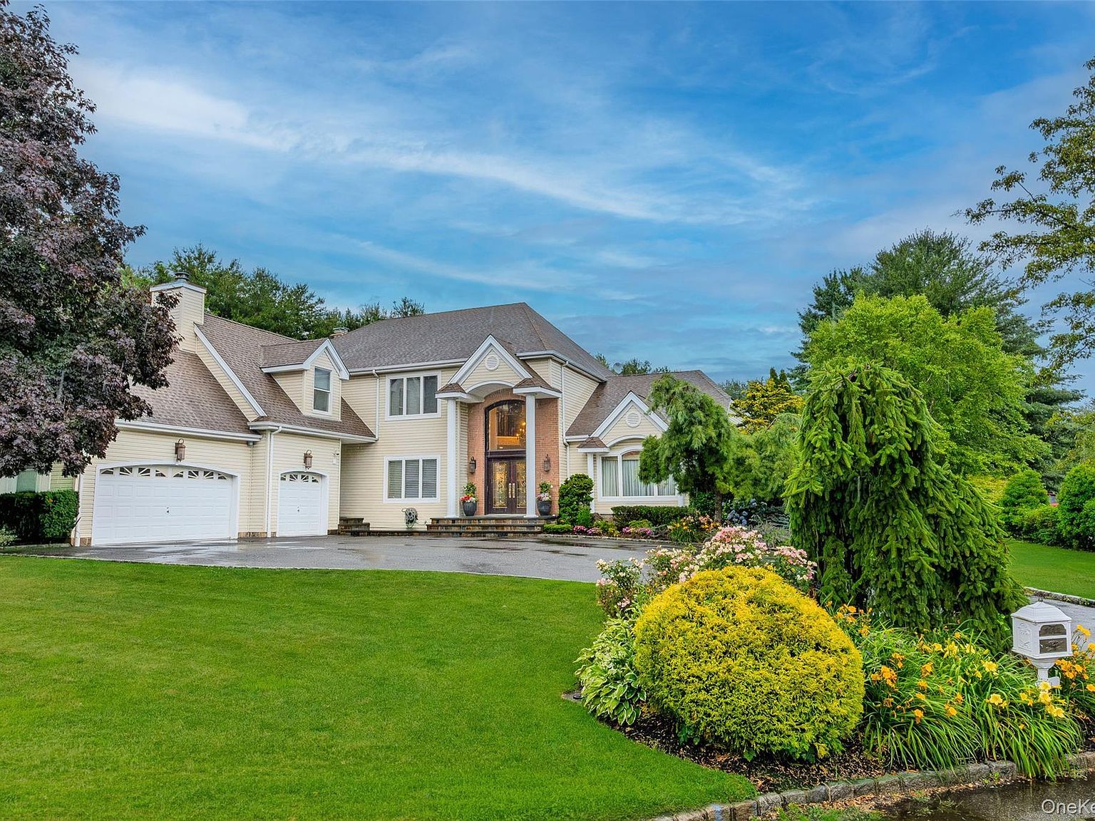 56 Sage Hollow Ct Dix Hills, NY 11746, 11746