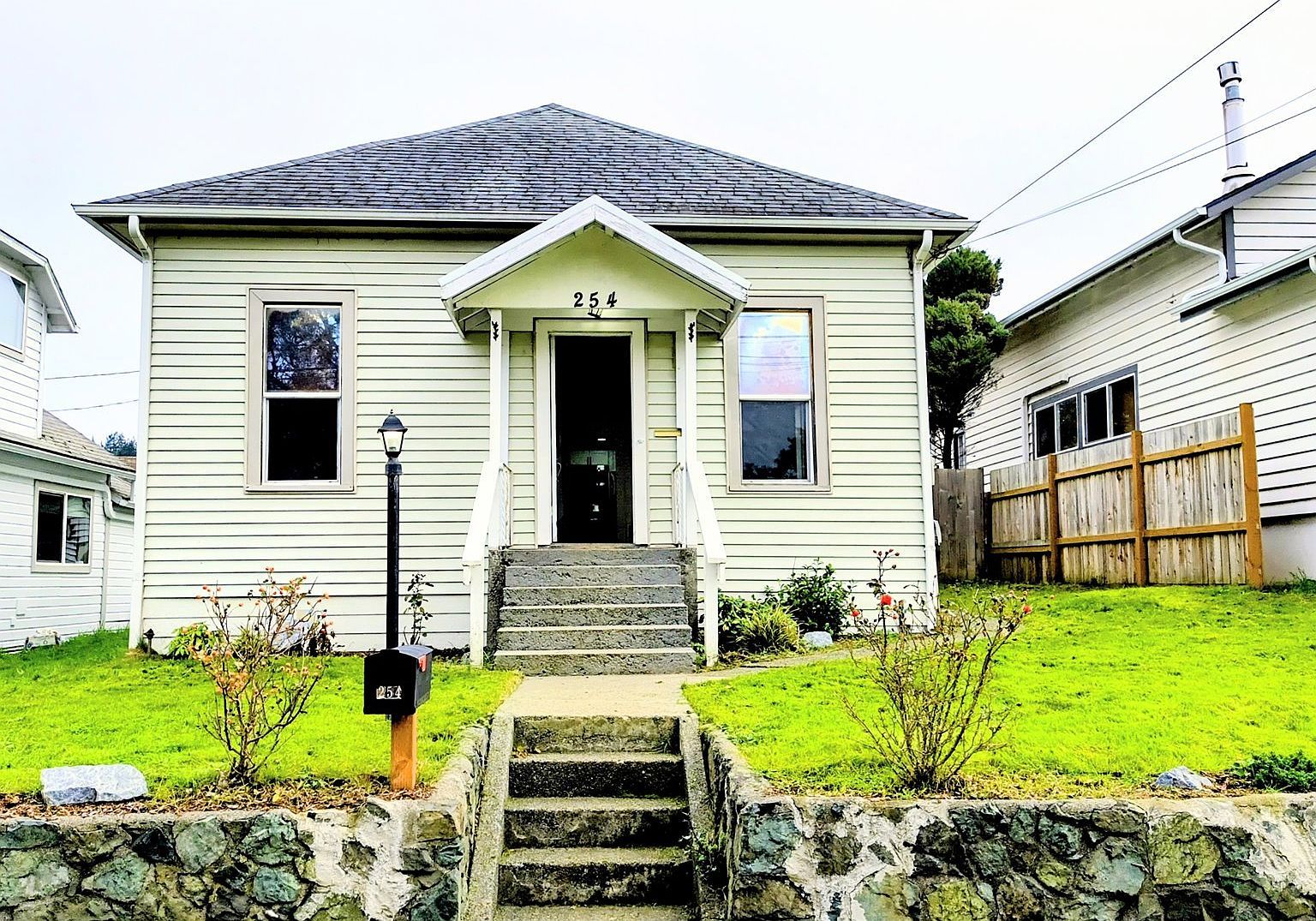 254 N Dean St Coquille, OR 97423 - Thumbnail 2