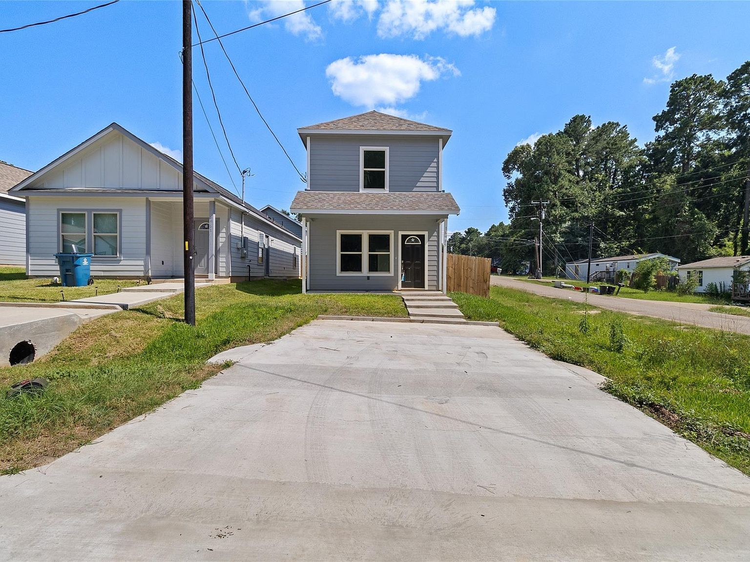 16985 Glenheath Montgomery, TX 77316 - Thumbnail 2