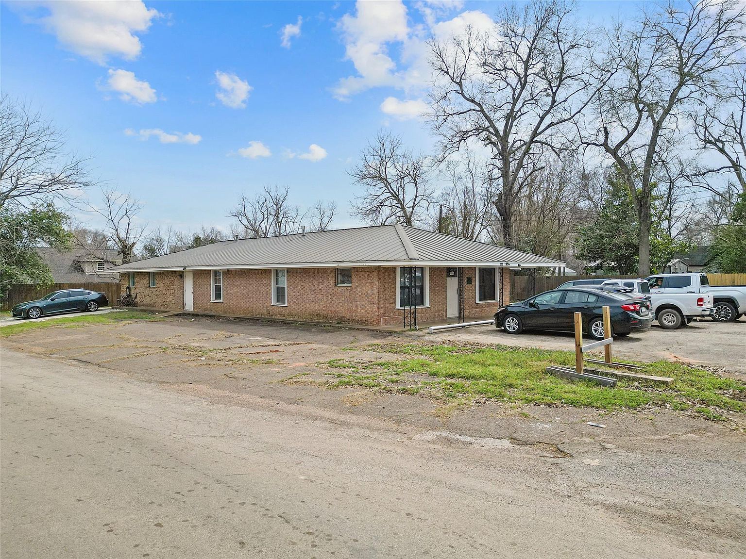 300 S Cedar St Crockett, TX 75835 - Thumbnail 2