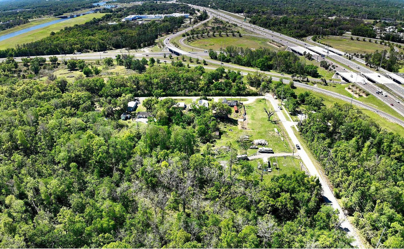 9014 E 122nd Ave Tampa, FL 33637 - Thumbnail 2