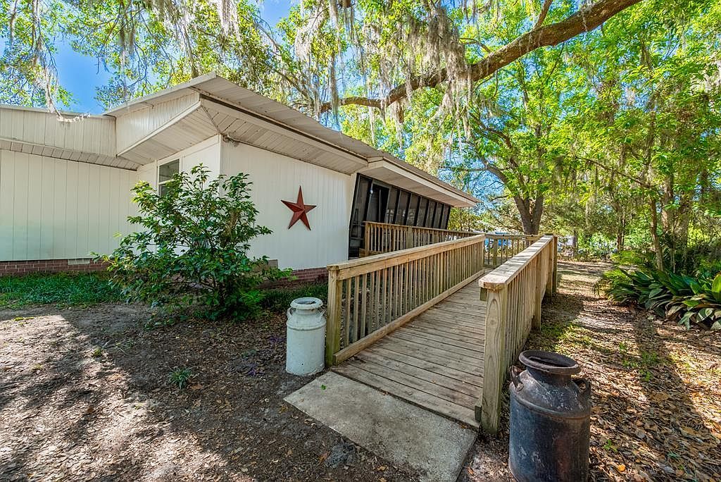 10850 SE 25th Ave Trenton, FL 32693  | Single Family