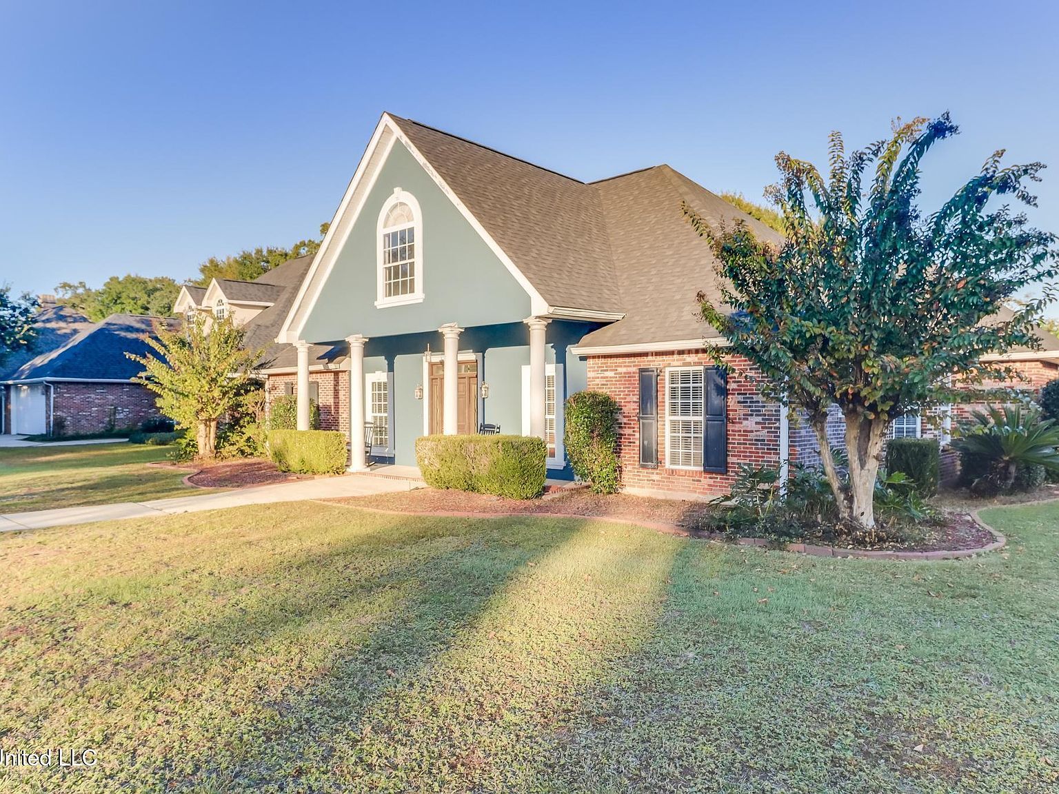 2466 Provence Pl Biloxi, MS 39531 - Thumbnail 2